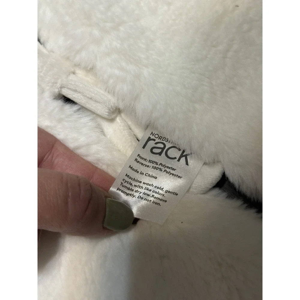 Nordstrom Faux Fur Christmas Tree Cream Super Soft Tie Closure‎ NWOT